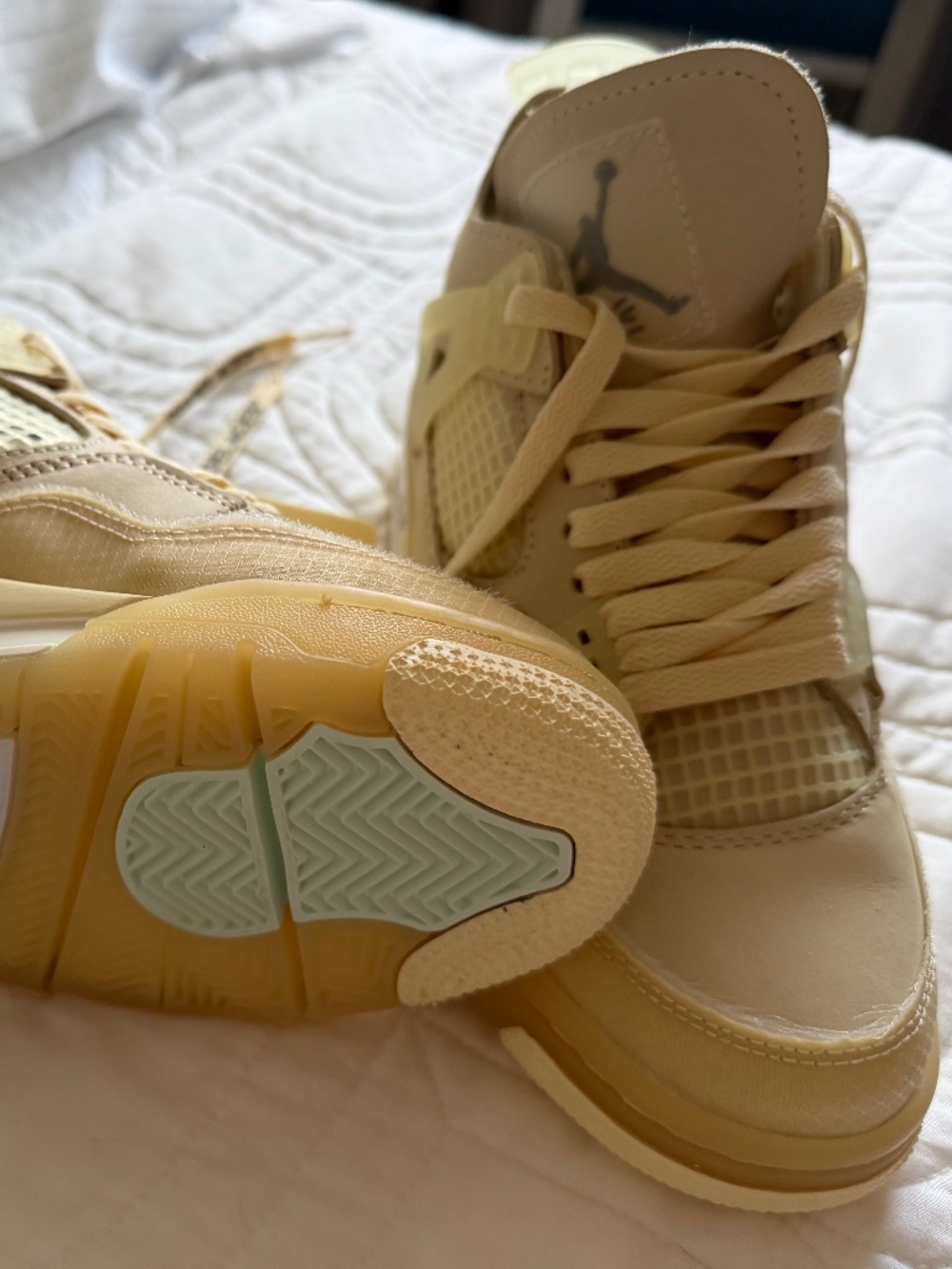 off-white Air Jordan 4 women’s size 7